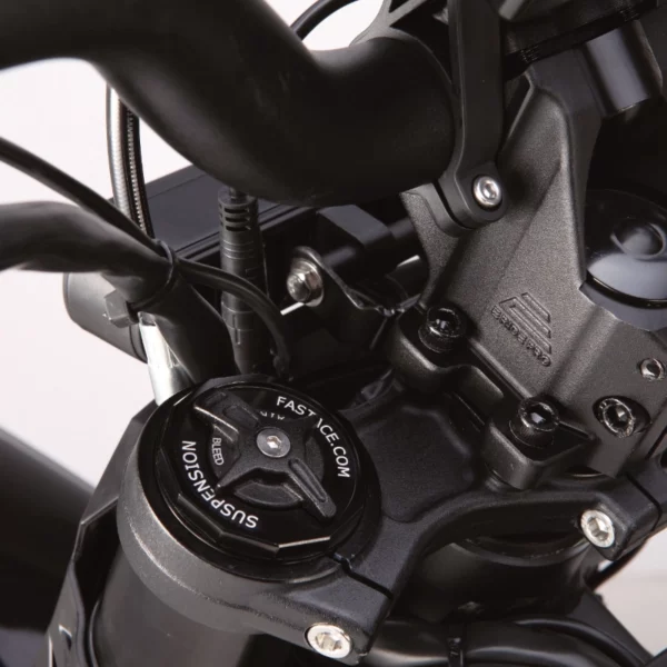 Die Federung der E Ride Pro SR ist komplett einstellbar. Je nach Strecke kann man so das maximale aus seinem Bike rausholen.